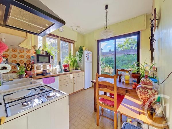 Maison à vendre  6 pièces - 129,75 m 2   MARSEILLE  - 13009