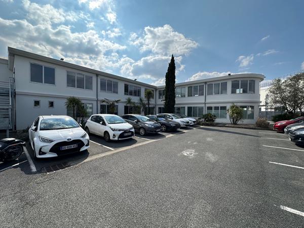 Local d'activité Bruges limite Bouscat 440 m2