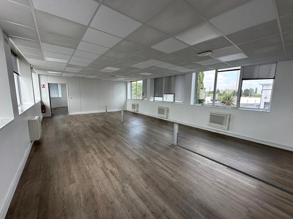 Local d'activité Bruges limite Bouscat 440 m2