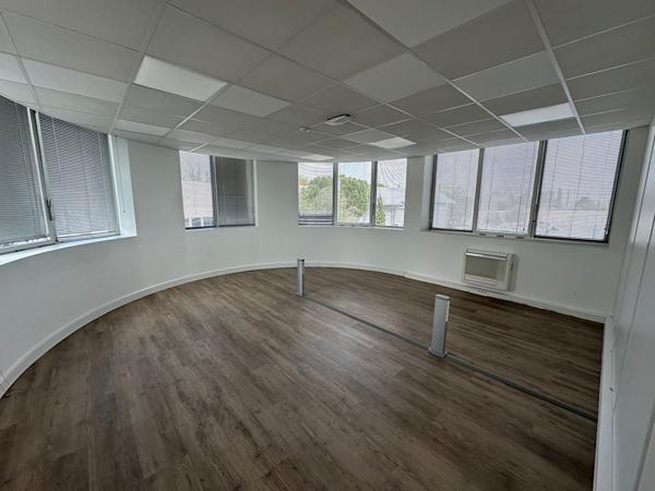 Local d'activité Bruges limite Bouscat 440 m2