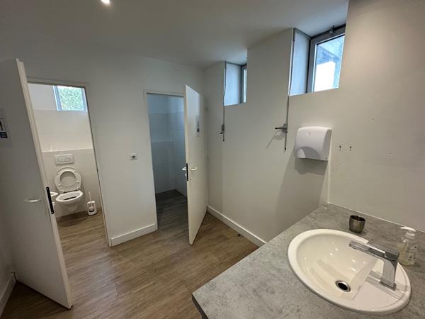 Local d'activité Bruges limite Bouscat 440 m2