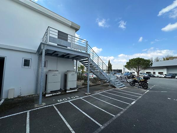 Local d'activité Bruges limite Bouscat 440 m2