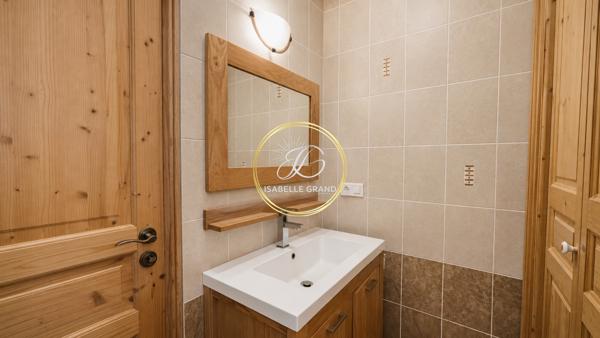 Maison
         6 pièces
        - 183 m² Exclusivité 379 000 € *