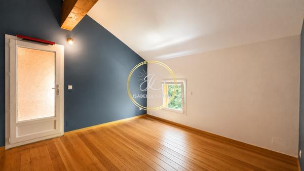 Maison
         6 pièces
        - 183 m² Exclusivité 379 000 € *