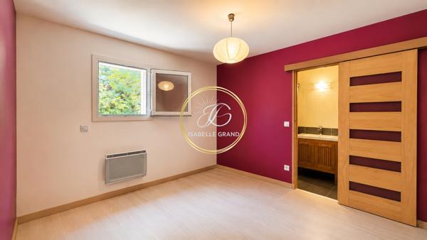 Maison
         6 pièces
        - 183 m² Exclusivité 379 000 € *
