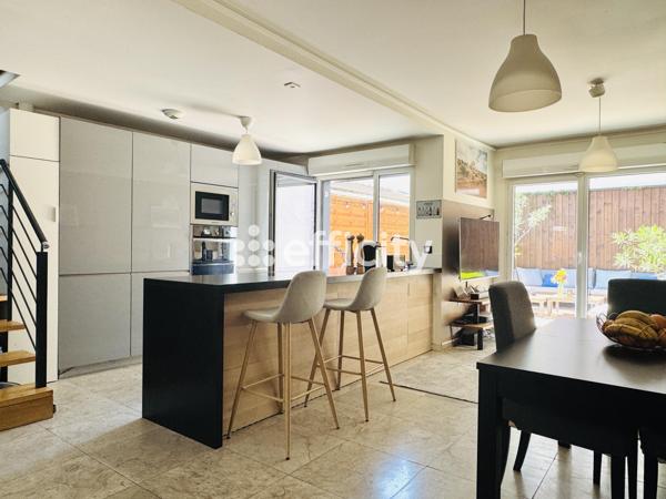 Maison
         4 pièces
        - 79 m² Exclusivité 510 000 € *