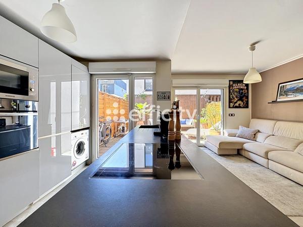 Maison
         4 pièces
        - 79 m² Exclusivité 510 000 € *