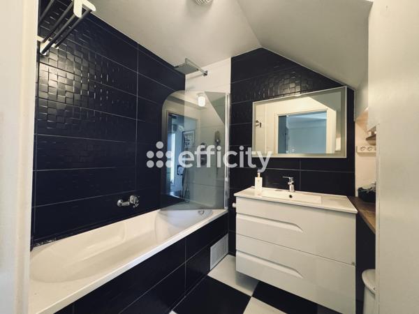Maison
         4 pièces
        - 79 m² Exclusivité 510 000 € *