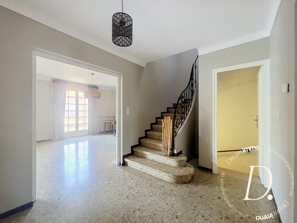 Maison lumineuse de 140 m² à Las Cobas – 4 chambres – Quartier paisible face au parc