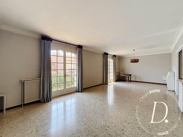 Maison lumineuse de 140 m² à Las Cobas – 4 chambres – Quartier paisible face au parc