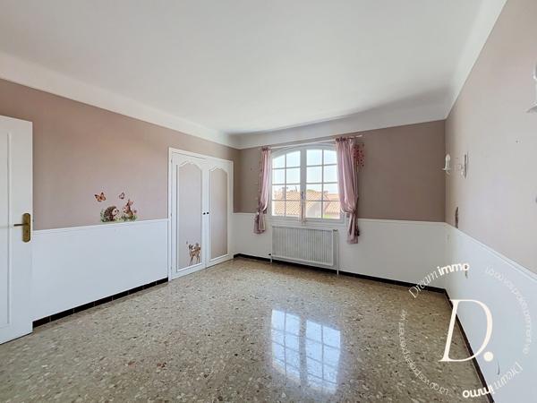 Maison lumineuse de 140 m² à Las Cobas – 4 chambres – Quartier paisible face au parc