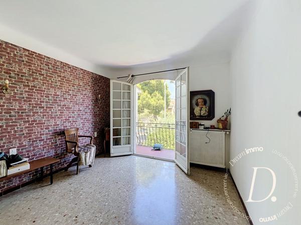 Maison lumineuse de 140 m² à Las Cobas – 4 chambres – Quartier paisible face au parc