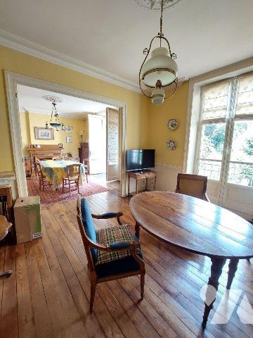A VENDRE - RENNES (35) Maison de 160 m² + jardin arboré de 125 m² environ (Pas de stationnement...