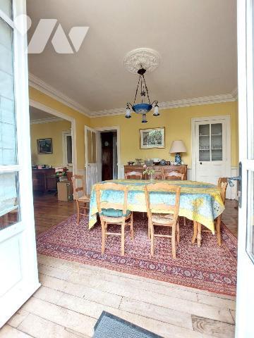 A VENDRE - RENNES (35) Maison de 160 m² + jardin arboré de 125 m² environ (Pas de stationnement...