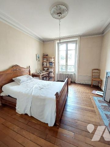 A VENDRE - RENNES (35) Maison de 160 m² + jardin arboré de 125 m² environ (Pas de stationnement...