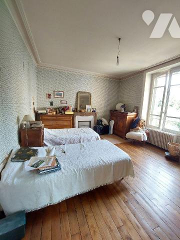 A VENDRE - RENNES (35) Maison de 160 m² + jardin arboré de 125 m² environ (Pas de stationnement...
