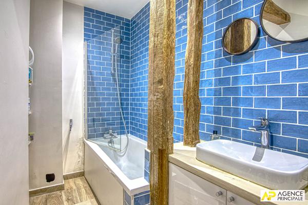 Versailles Notre-Dame Appartement 4 pièces en duplex de 93m² au sol situé au 3ème et dernier étage avec caves €740 000 ** - Référence 27315