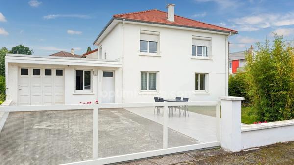 Maison de ville 4 chambres avec jardin et garages à Bellerive / Allier 03700