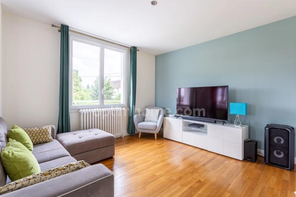 Maison de ville 4 chambres avec jardin et garages à Bellerive / Allier 03700