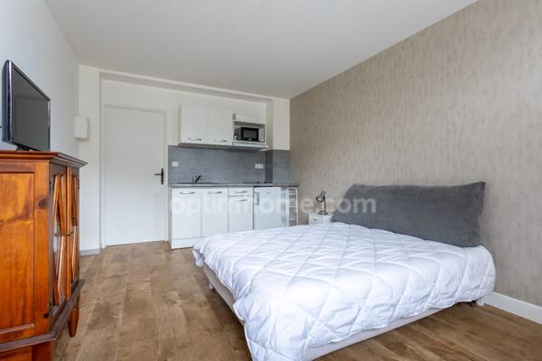 Maison de ville 4 chambres avec jardin et garages à Bellerive / Allier 03700