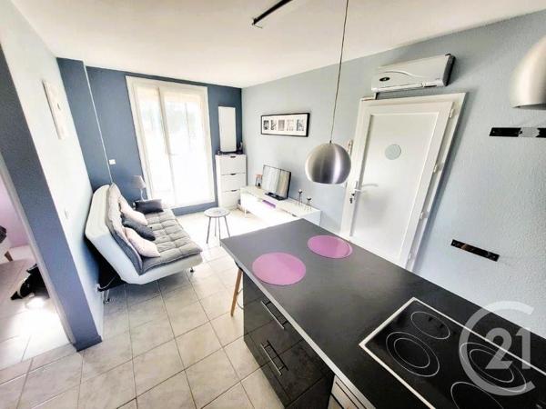 Appartement F2 à vendre  2 pièces - 36 m2 LA LONDE LES MAURES - 83