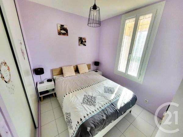 Appartement F2 à vendre  2 pièces - 36 m2 LA LONDE LES MAURES - 83