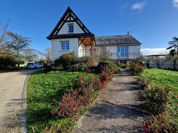 Maison Saint Sylvain D Anjou 7 pièce(s) 167 m2