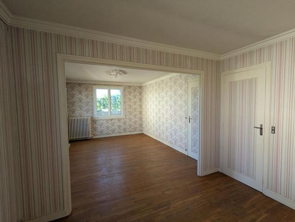 Propriété sur sous-sol total d'envrion 62m2 2 chambres parcelles 805m2