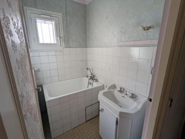 Propriété sur sous-sol total d'envrion 62m2 2 chambres parcelles 805m2