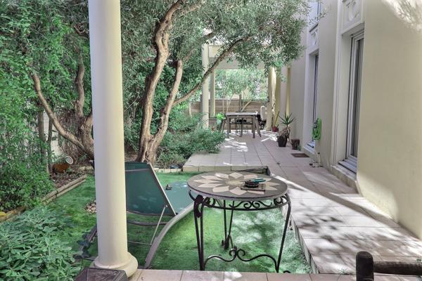 Lattes Port Ariane – 4 pièces de 95 m² de plain-pied, jardin arboré, garage et parking