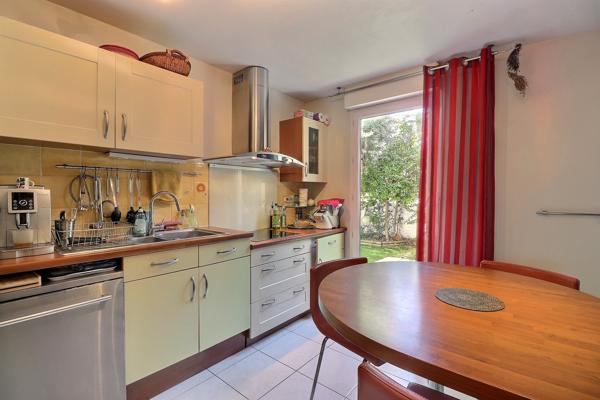 Lattes Port Ariane – 4 pièces de 95 m² de plain-pied, jardin arboré, garage et parking
