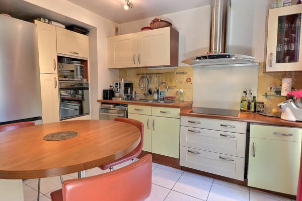 Lattes Port Ariane – 4 pièces de 95 m² de plain-pied, jardin arboré, garage et parking