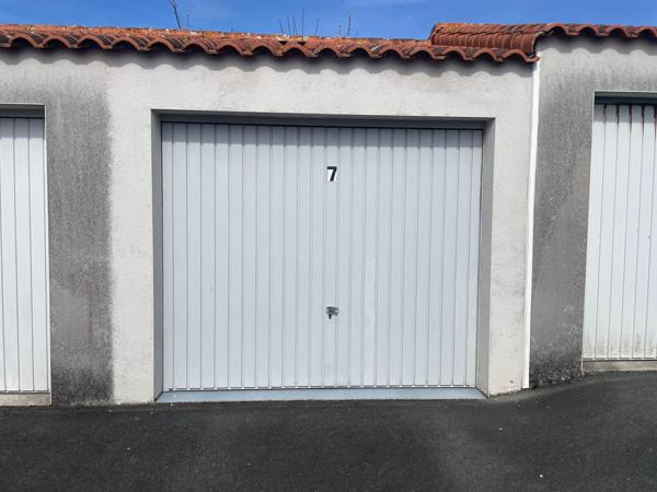 GARAGE RUE DE LA PETITE GARLIÈRE