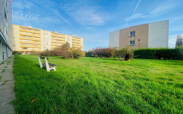 Appartement à vendre    2 pièces • 42 m2 Saint-Quentin