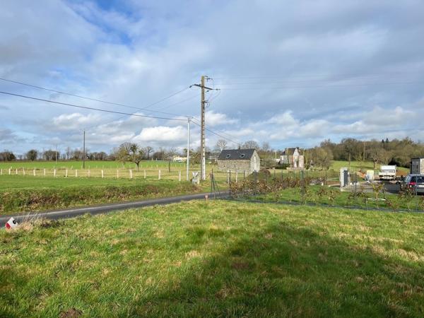 Terrain à bâtir – 884 m² - 15 mn d'AUNAY-SUR-ODON