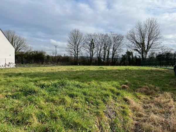 Terrain à bâtir – 884 m² - 15 mn d'AUNAY-SUR-ODON