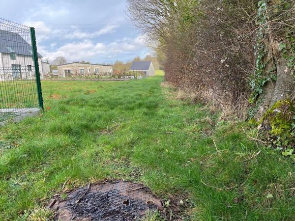 Terrain à bâtir – 884 m² - 15 mn d'AUNAY-SUR-ODON