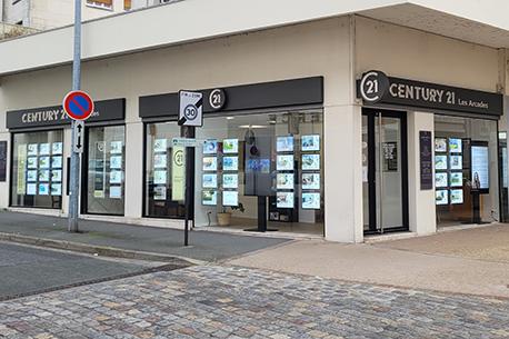 Maison à vendre  6 pièces - 125,07 m 2   CHOLET  - 49
