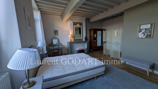 Maison de maître 14 pièces avec dépendances et puits