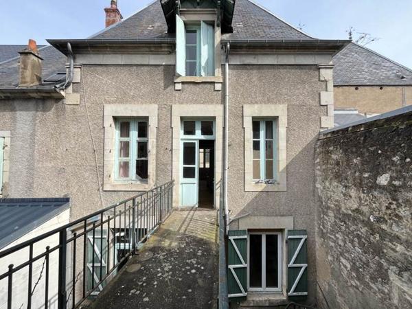 Maison à vendre |  Le Châtelet |  8 pièces | 206 m²