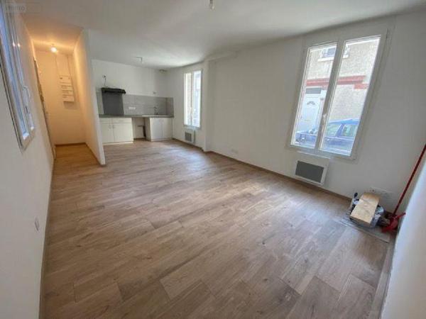 Appartement rénové à louer à Reims dans la Marne (51100), ref : 51083//978
