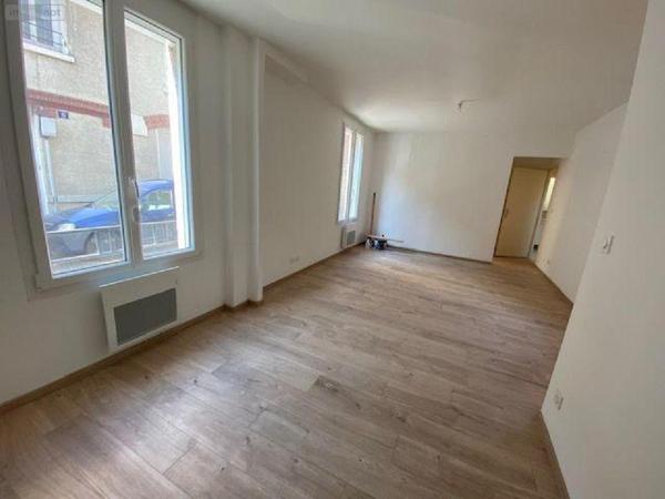 Appartement rénové à louer à Reims dans la Marne (51100), ref : 51083//978
