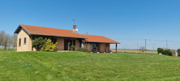 Maison de caractère avec grand terrain et fort potentiel d’évolution – Saint-Sardos
