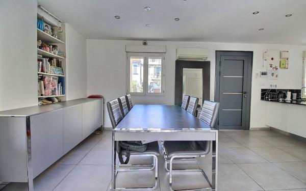 Maison à vendre    7 pièces • 130 m2 Marseille 10