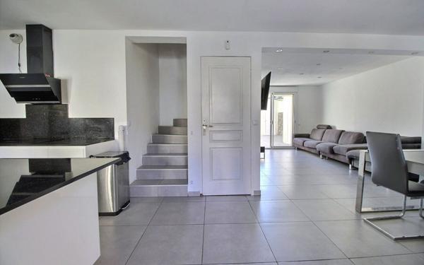 Maison à vendre    7 pièces • 130 m2 Marseille 10