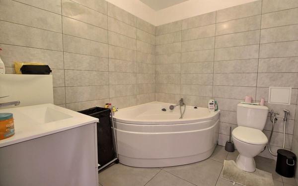 Maison à vendre    7 pièces • 130 m2 Marseille 10