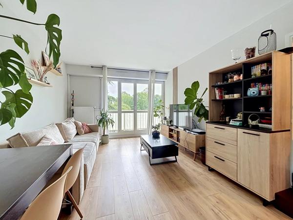 Location                                                      Appartement
                        
                     3 pièces                      62 m2                     à Yerres
