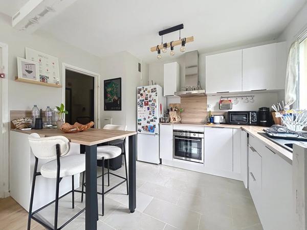 Location                                                      Appartement
                        
                     3 pièces                      62 m2                     à Yerres