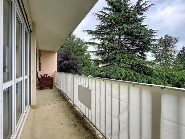 Location                                                      Appartement
                        
                     3 pièces                      62 m2                     à Yerres