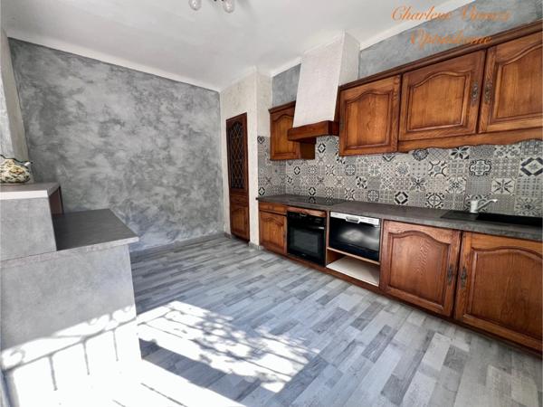 Maison à vendre 86 m² avec jardin et garages